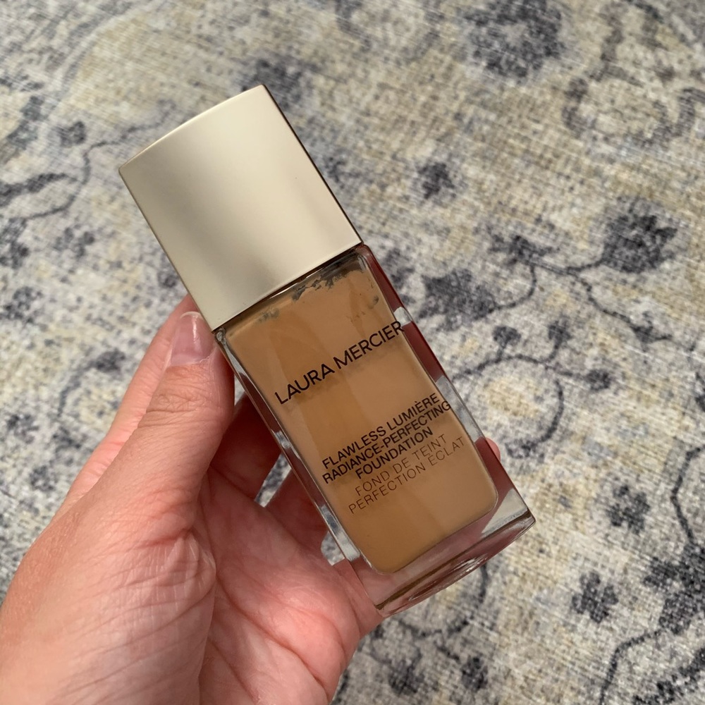 ❌SOLD❌ Laura Mercier: Flawless Radiance Foundation